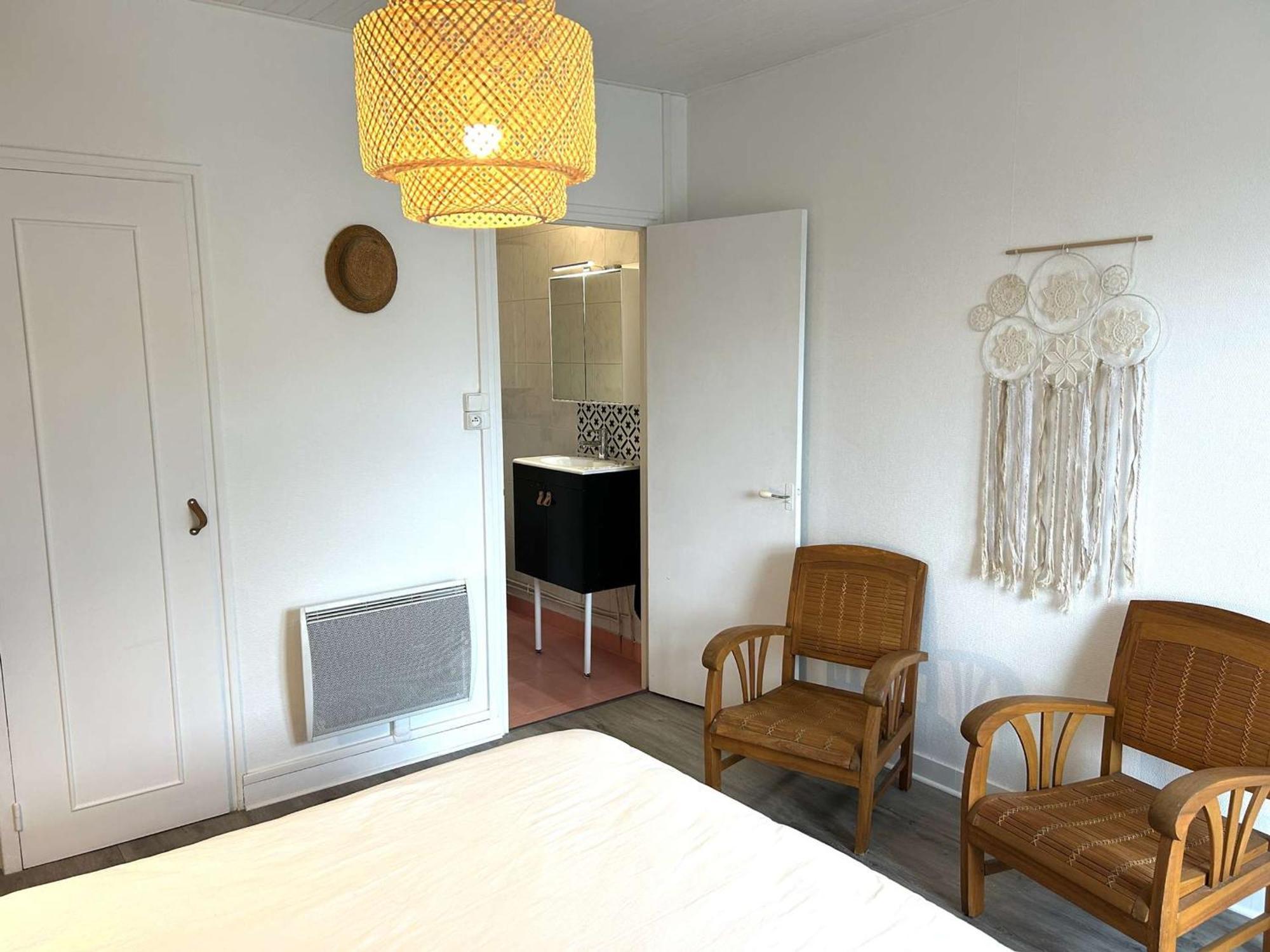 2 Pieces Renove, Terrasse, Parking, Proche Commerces Et - - Fr-1-224-810 Saint Gilles Croix de vie