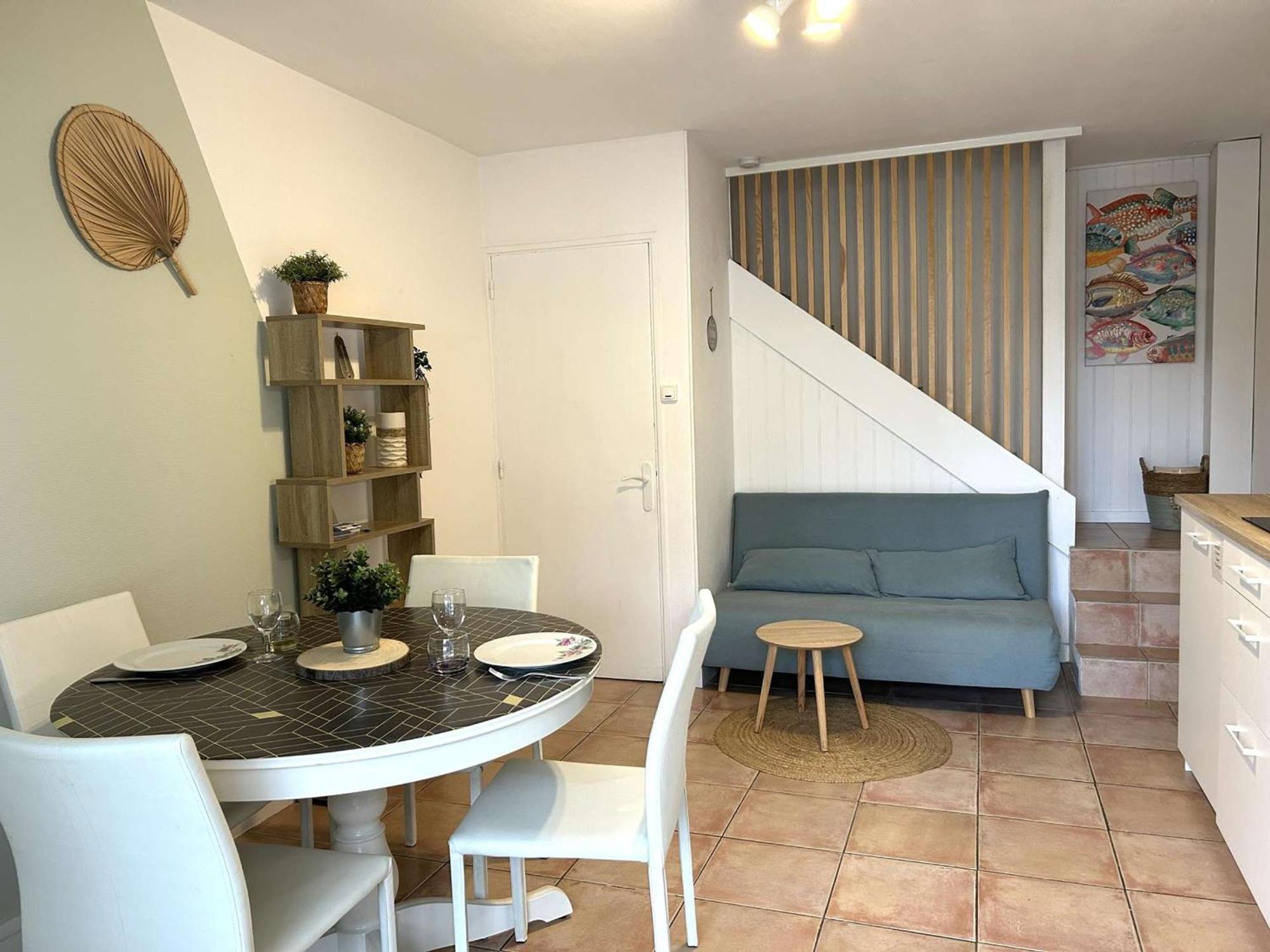 2 Pieces Renove, Terrasse, Parking, Proche Commerces Et - - Fr-1-224-810 Saint Gilles Croix de vie