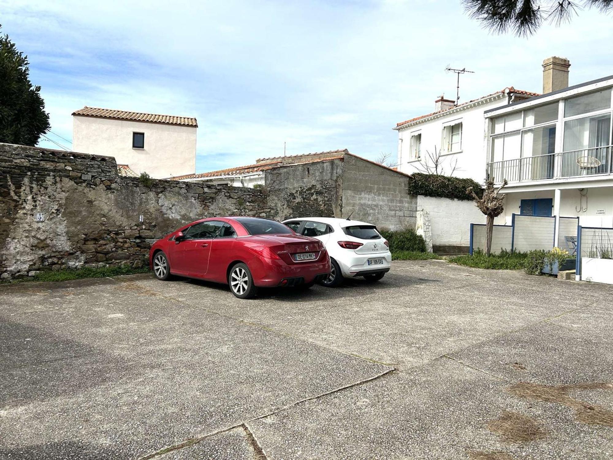 2 Pieces Renove, Terrasse, Parking, Proche Commerces Et - - Fr-1-224-810 Apartment Saint-Gilles-Croix-de-Vie